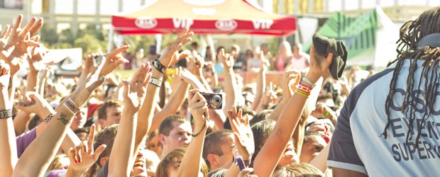 Want to go to the 2015 Warped Tour in Pomona? Take the Rock & Bus!