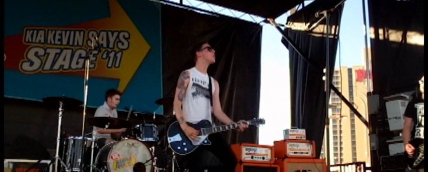 Video: SHARKS in Las Vegas (Warped Tour)