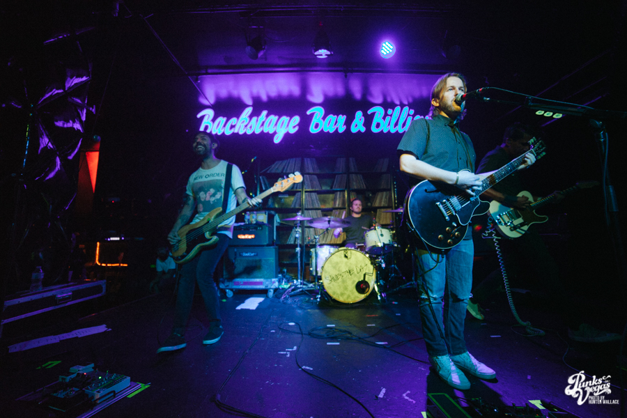 saves-the-day_byhunterwallace1442