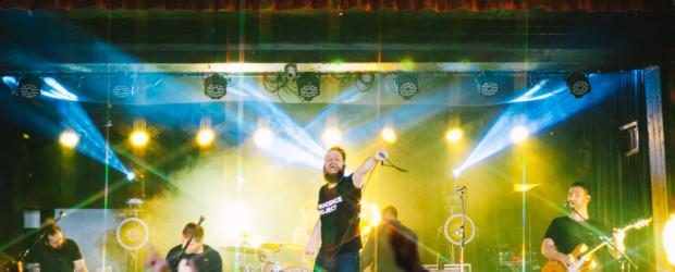 Images: The Wonder Years Present Career-Spanning, Holistic Love