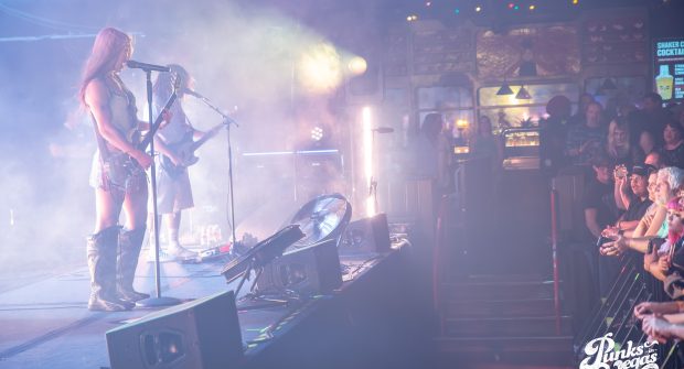 Images: Wet Leg, Leyla Ebrahimi – April 16, 2026 at Brooklyn Bowl